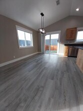 330 Hazel Way in Grants Pass, OR - Building Photo - Building Photo