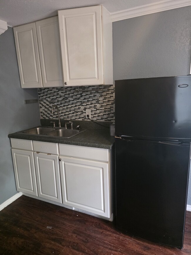 property at 712 Anderson St