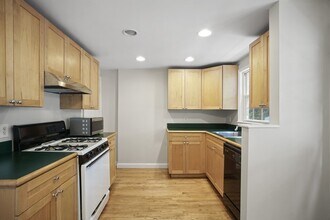 37 Regent Rd in Malden, MA - Building Photo - Building Photo