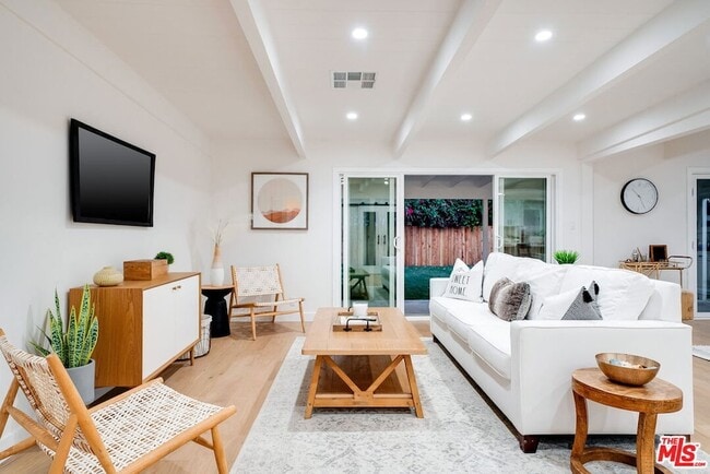 6044 Atoll Ave in Los Angeles, CA - Building Photo - Building Photo