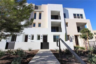 180 Harringay in Irvine, CA - Building Photo - Building Photo