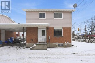 2035 St. Laurent Blvd in Ottawa, ON - Building Photo - Building Photo