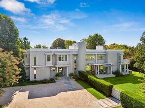 8 Heller Ln in East Hampton, NY - Foto de edificio - Building Photo