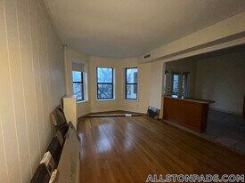 1131 Commonwealth Ave, Unit 5 in Boston, MA - Building Photo