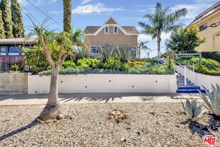318 Parkman Ave in Los Angeles, CA - Building Photo