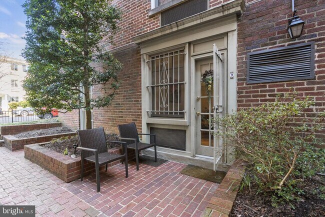 2410 20th St NW in Washington, DC - Building Photo - Building Photo