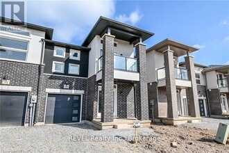 77 Renfrew Trl in Welland, ON - Building Photo - Building Photo