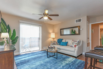 Shadow Park Apartments in Lake Jackson, TX - Building Photo - Interior Photo