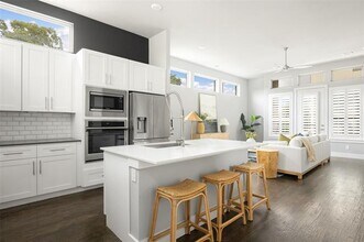 4226 Roseland Ave in Dallas, TX - Foto de edificio - Building Photo