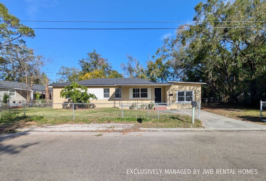 3021 Fitzgerald St in Jacksonville, FL - Building Photo