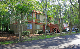 753 Pointe Ct Apartments