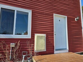 352 Packers Falls Rd in Durham, NH - Foto de edificio - Building Photo