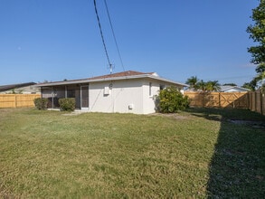 438 Clover Rd in Venice, FL - Building Photo - Building Photo