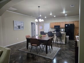 6318 Nancy Ellen St in Amarillo, TX - Foto de edificio - Building Photo