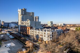 Courtside Condominiums in Charlotte, NC - Building Photo - Building Photo