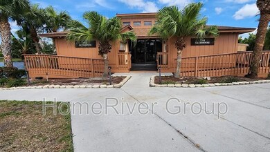 6498 Royal Woods Dr in Ft. Myers, FL - Foto de edificio - Building Photo