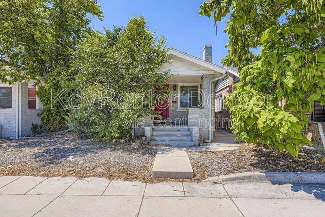2517 S Broadway