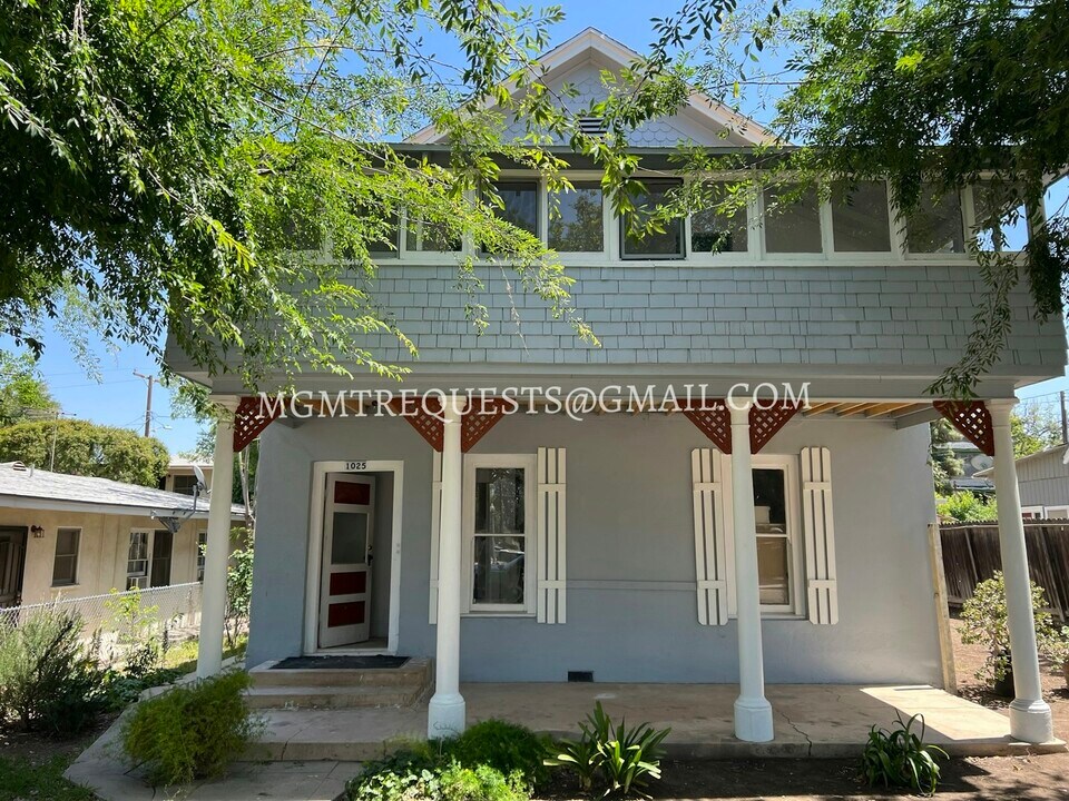 1025 S Victoria Ave in Corona, CA - Foto de edificio