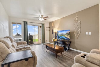 92-1068-1185 Palahia St in Kapolei, HI - Building Photo - Building Photo