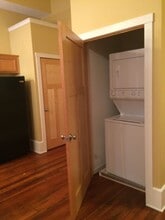 309 N Main St, Unit 3 in Bloomington, IL - Foto de edificio - Building Photo