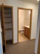 Southridge East Apartments in Eau Claire, WI - Foto de edificio - Building Photo