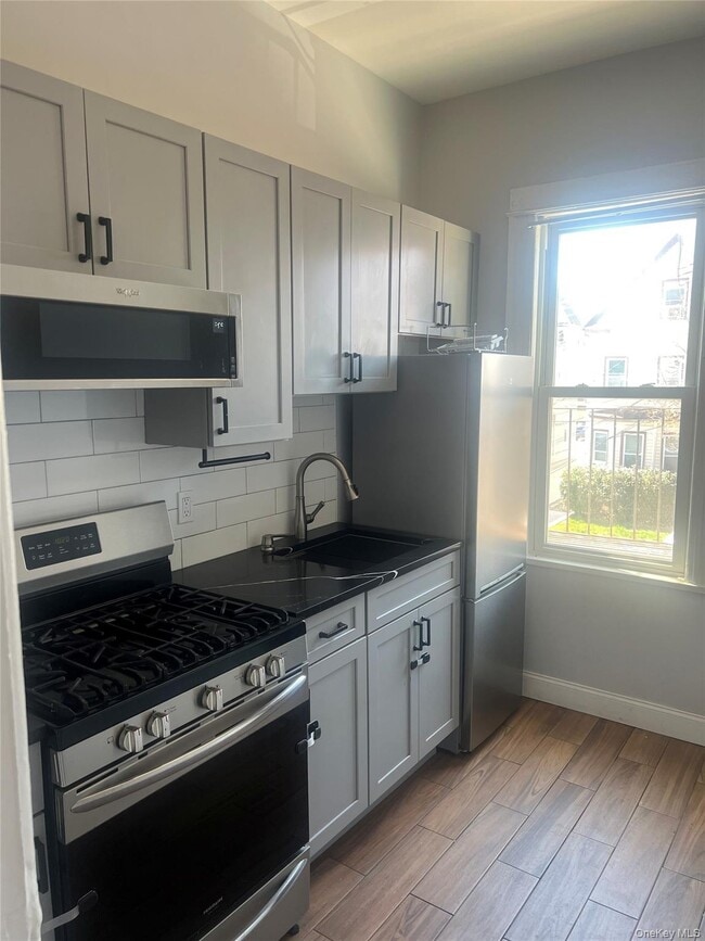 41 S 12th Ave in Mount Vernon, NY - Building Photo - Building Photo