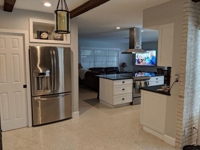 1012 SW 5th St in Boca Raton, FL - Foto de edificio - Building Photo