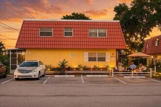 5415 NW 27th St in Lauderhill, FL - Foto de edificio - Building Photo