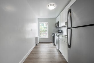 Hudson Ridge Apartments in North Bergen, NJ - Building Photo - Interior Photo