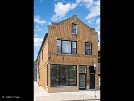 846 N Ashland Ave in Chicago, IL - Building Photo