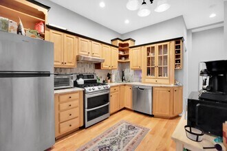 290 E 8th St in Boston, MA - Building Photo - Building Photo