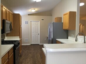 16027 Dorchester Blvd in Clermont, FL - Foto de edificio - Building Photo