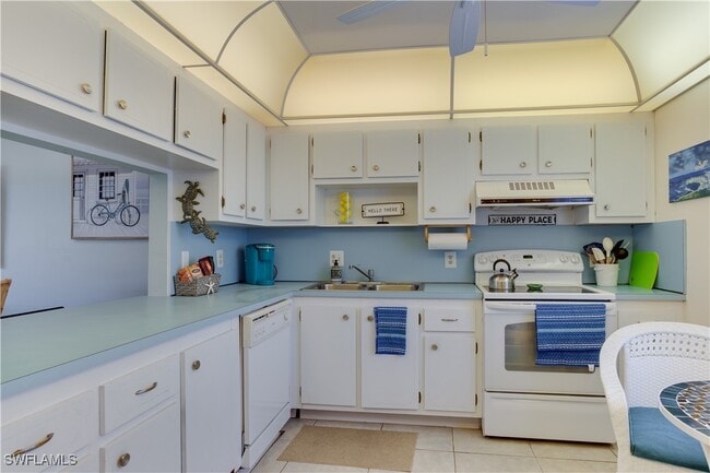 property at 385 Palm Dr