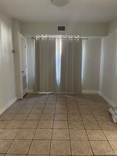 14 E McIntyre St in Edinburg, TX - Building Photo - Building Photo