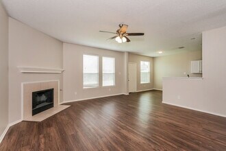 1010 Hanover Dr in Forney, TX - Foto de edificio - Building Photo