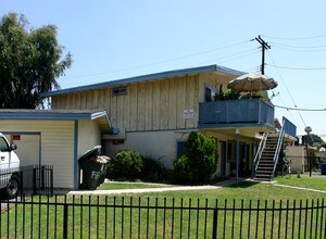 1233 E 5th St in Ontario, CA - Building Photo - Building Photo