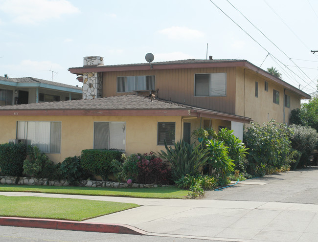 612 E Live Oak St in San Gabriel, CA - Foto de edificio - Building Photo