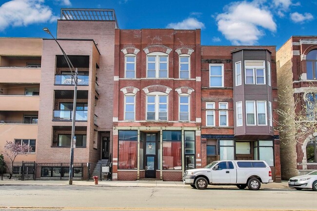 property at 1429 W Grand Ave