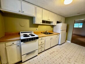 37 Westgate Rd, Unit 1 in Boston College, MA - Building Photo - Building Photo