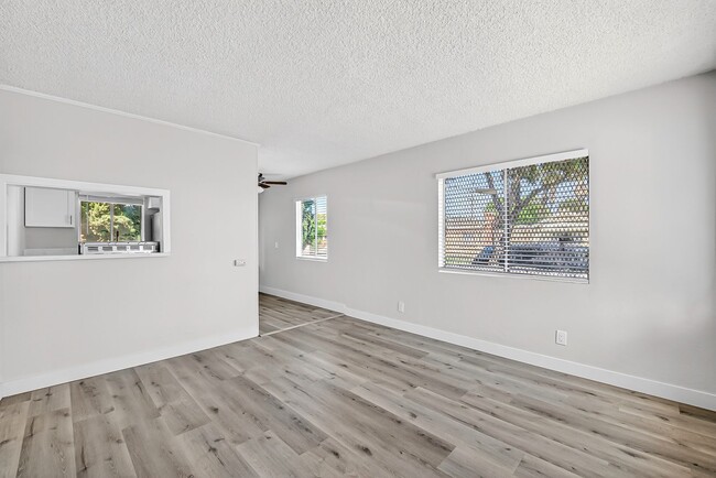 409 S Harris Ave, Unit 409