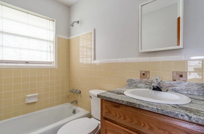 3241 Shadowridge Dr SW in Marietta, GA - Building Photo - Building Photo