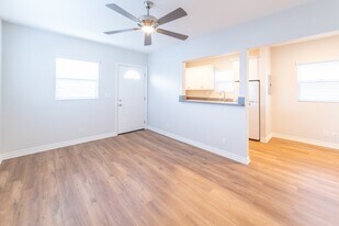 453 Gaviota Ave in Long Beach, CA - Building Photo