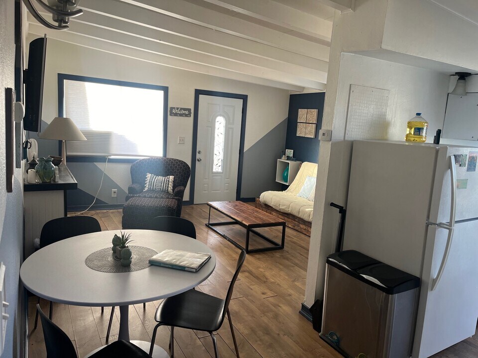 6393 Center St, Unit Red Villa in Joshua Tree, CA - Building Photo