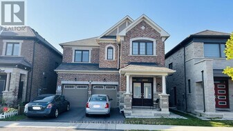 25 Divers Rd in Brampton, ON - Building Photo
