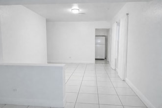 2512 NW 9th Ct in Fort Lauderdale, FL - Building Photo - Building Photo