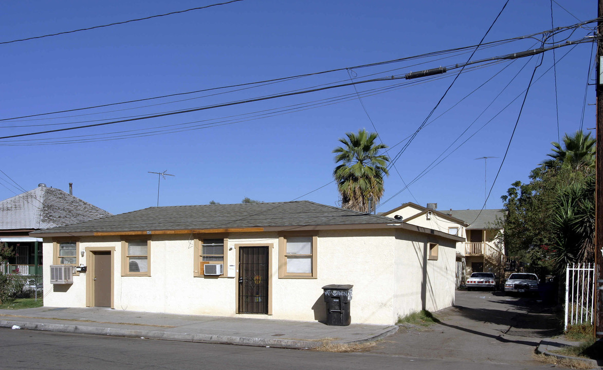 729-731 Perris St in San Bernardino, CA - Building Photo