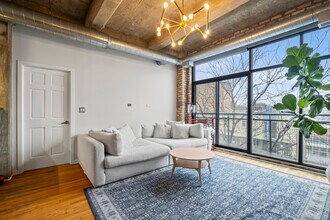 6135 N Broadway in Chicago, IL - Building Photo - Building Photo