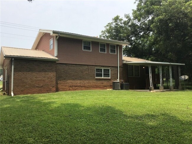 6863 Dorsett Shoals Rd in Douglasville, GA - Building Photo - Building Photo