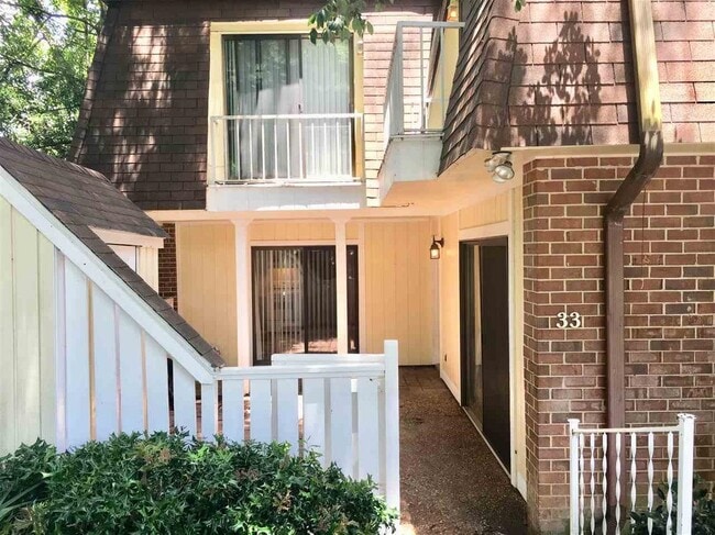 property at 2965 N Shamrock St