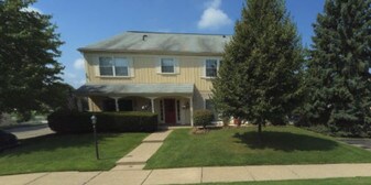 806 Bloomfield Village Blvd, Unit J in Auburn Hills, MI - Building Photo